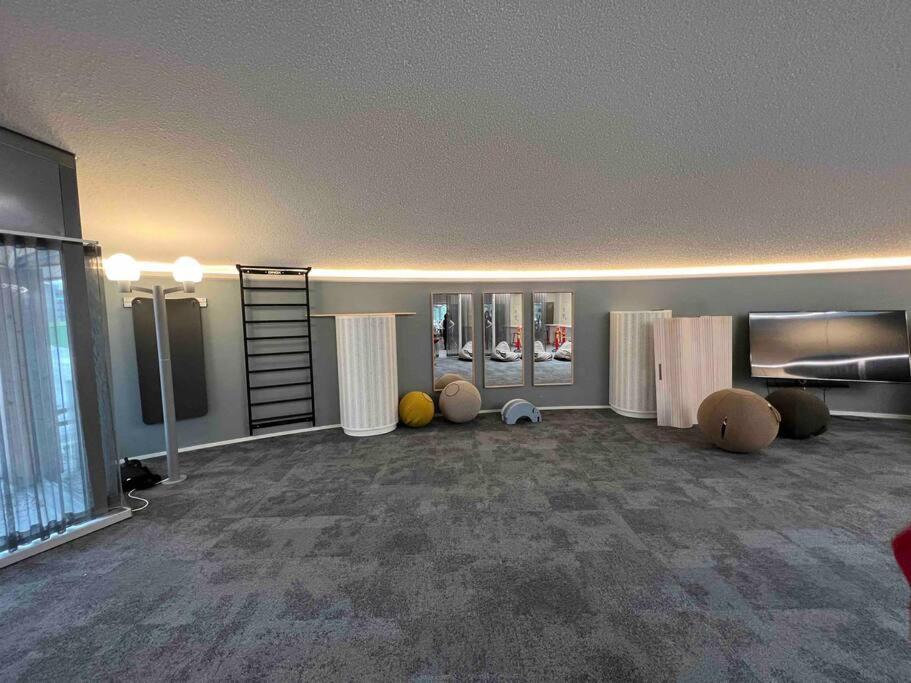 Brand New Modern Condo Built-In Mall Of Tripla Хельсинки Экстерьер фото